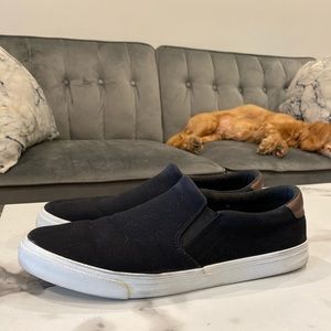 Old Navy Blk/Wht Slip On Sneakers Size 11